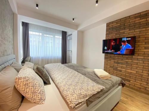 2 king beds, 1 sofa bed