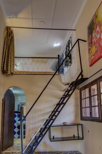 Riad Elaissi Riad Elaissi