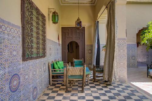 Riad Elaissi Riad Elaissi