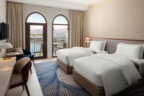 2 twin beds