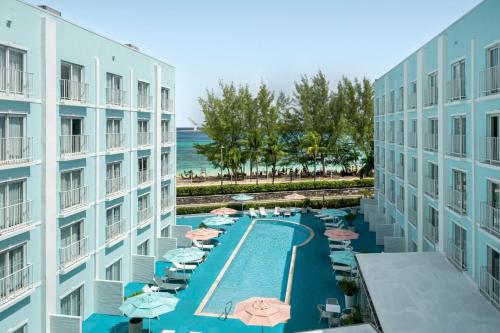 Piscina, Courtyard by Marriott Nassau Downtown/Junkanoo Beach in Nassau