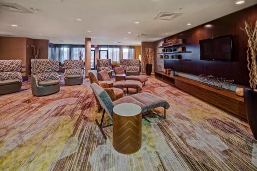 Courtyard by Marriott Alexandria - image 24
