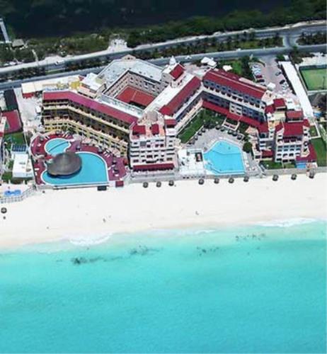 Cancun Plaza Condos, Cancún (photo 2)