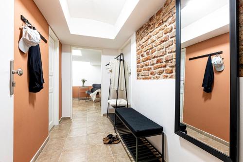 Studio Apartment image 6