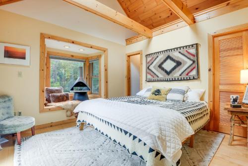 Storybook Stratton House: 3 Mi to Mount Snow! in Stratton (VT)