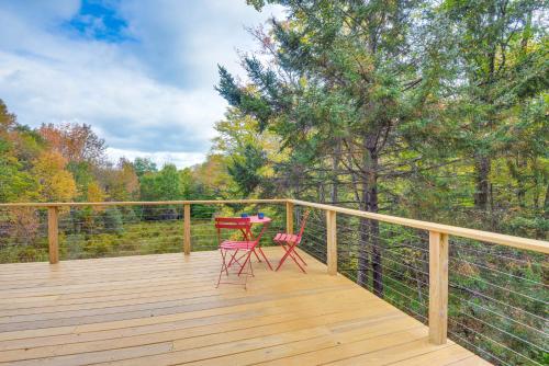 Storybook Stratton House: 3 Mi to Mount Snow! in Stratton (VT)