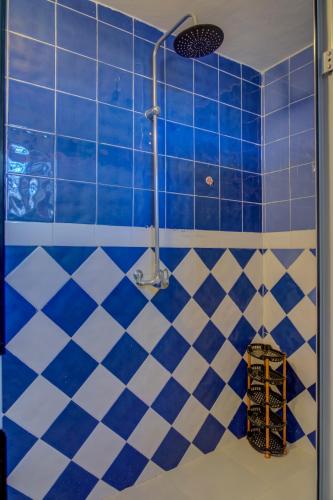 Riad Elaissi Riad Elaissi