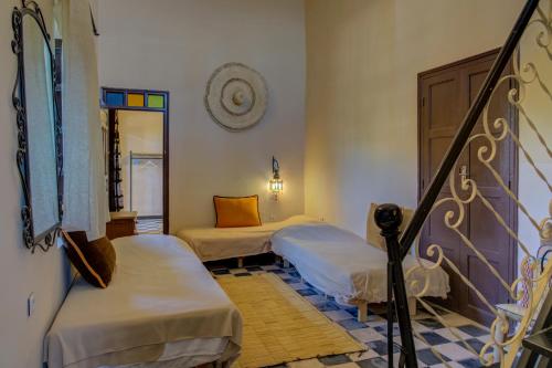 Riad Elaissi Riad Elaissi