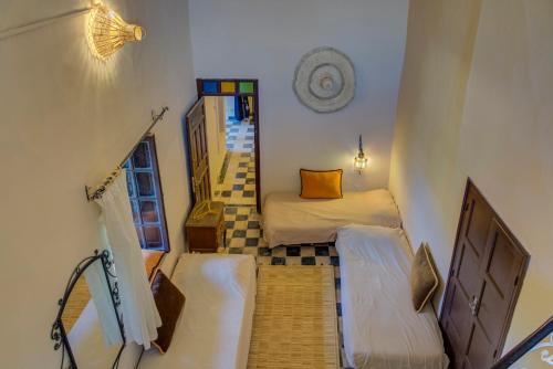 Riad Elaissi Riad Elaissi