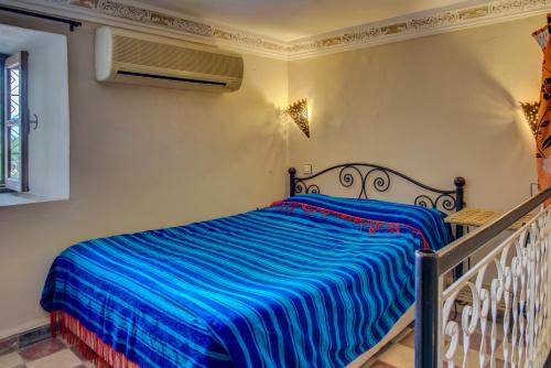 Riad Elaissi Riad Elaissi