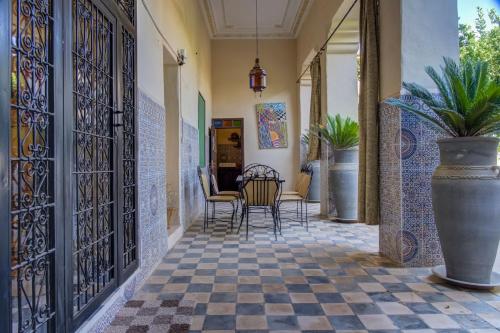 Riad Elaissi Riad Elaissi