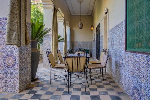 Riad Elaissi Riad Elaissi