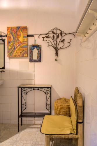 Riad Elaissi Riad Elaissi