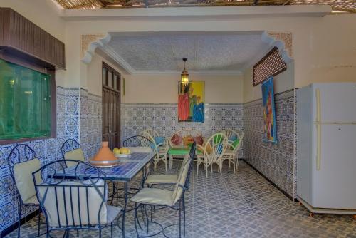 Riad Elaissi Riad Elaissi