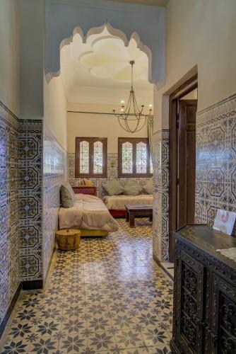 Riad Elaissi Riad Elaissi