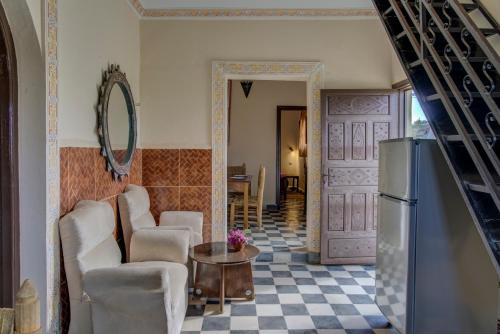 Riad Elaissi Riad Elaissi