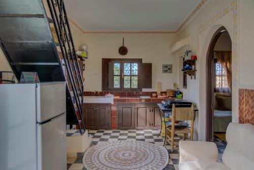 Riad Elaissi Riad Elaissi