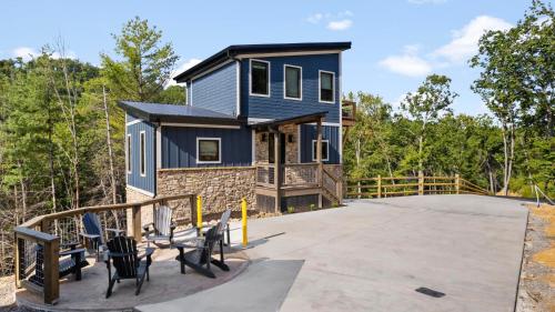 Whiskey Falls Retreat in Sevierville, USA