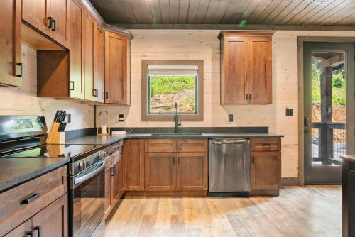 Whiskey Falls Retreat in Sevierville, USA