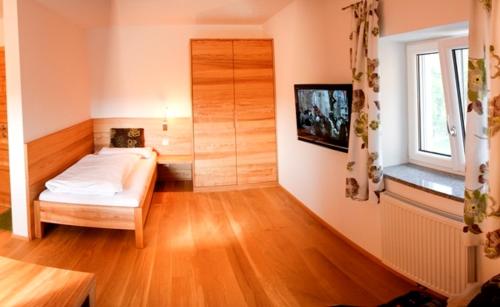 1 twin bed