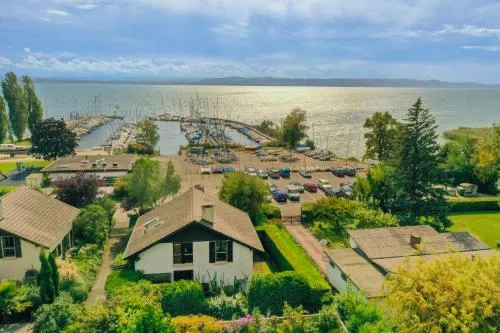 Villa Azur au bord du lac in Bevaix, Schweiz
