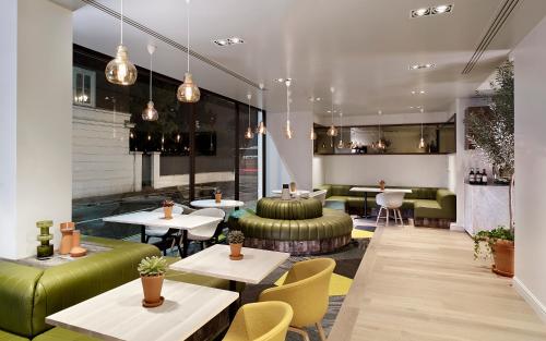 Restaurant, DoubleTree by Hilton London - Hyde Park near Retro Woman