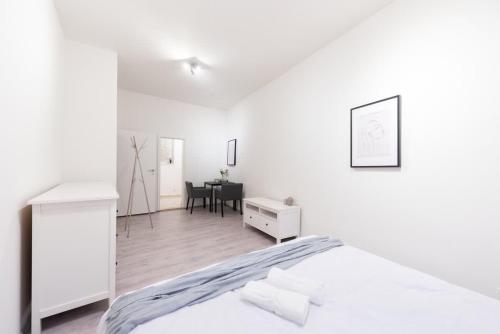 Timeless Charming Studio near Old Town, Прага (фото 9)