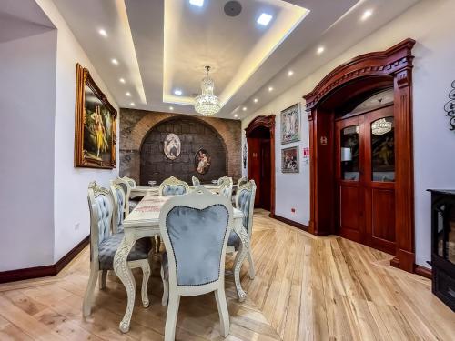 Étterem, Hotel & Rooftop King Experience by David in San Marcos