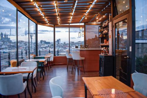 Étterem, Hotel & Rooftop King Experience by David in San Marcos