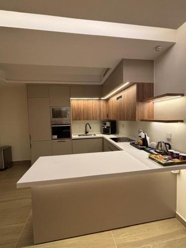 Stylish Apartment Prime Location - image 6