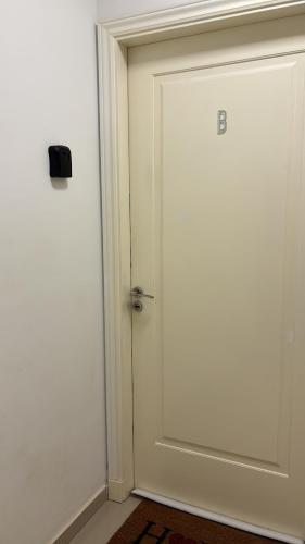One-Bedroom Apartment image 8