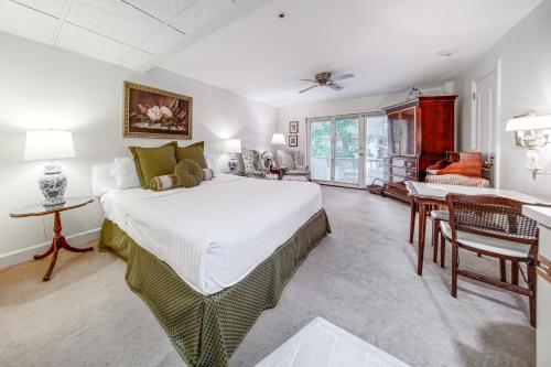Chautauqua Lake Studio Near Skiing and Shopping in Chautauqua, USA