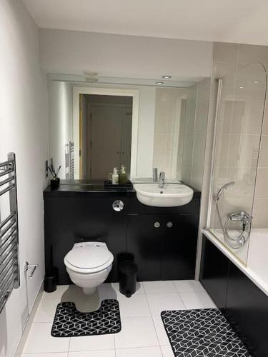 Central Gem Modern Flat&En Suits - Tap to explore photos