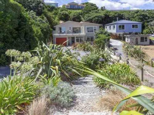 Beach Breakaway ! in Paekakariki
