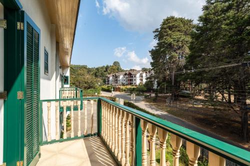 Balcony/terrace, Castelo Piazzale by Concavus in Capivari