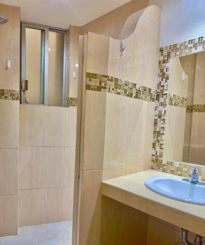 Hotel Zihuatanejo Centro – Zihuatanejo, KY