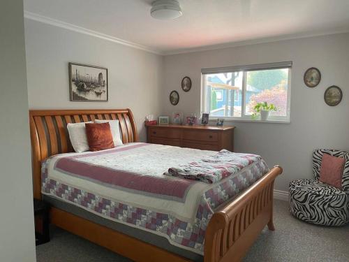 Cheerful exclusively whole house 3bedroom 3bath in Surrey, Canada