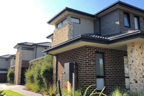 Family Oasis Walking distance to Chadstone SC in 歐克雷