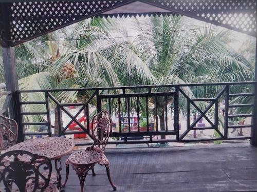 RUMAH KAYU ED BEACH Cafe in Kuala Kedah