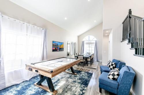 4 Bedroom 3 Bathroom Sanctuary With Endless Amenities in Rosemead, USA