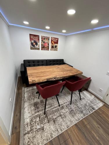 Facilities, Traumwohnung 3 Zi im Grunen Retro Terrasse, Garten, Grill, Wifi in Hennef