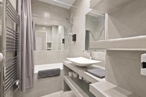 Appartement Quartier Chatelet Les Halles 3 Free Netflix - image 7