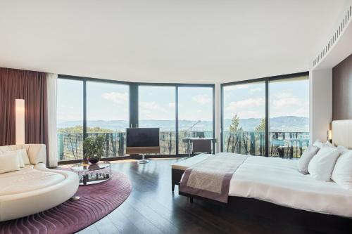 room detail thumbnail 0
