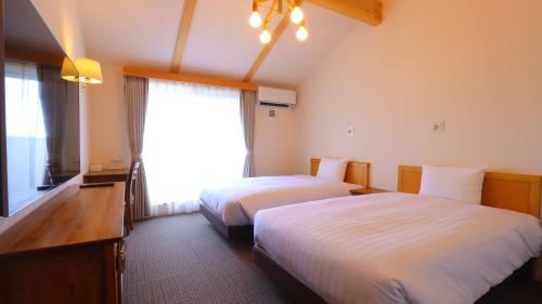 Twin Room with Mountain View