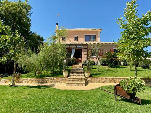 ทัศนียภาพภายนอกโรงแรม, Evilion Ktima Argyropoulou in ปีร์กอส