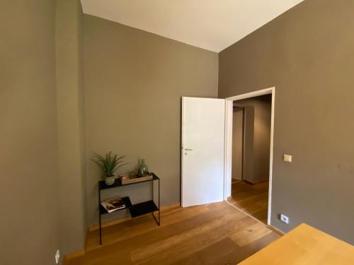 Spacious room in coliving apartment Zimmer 1, Offenbach (zdjęcie 7)