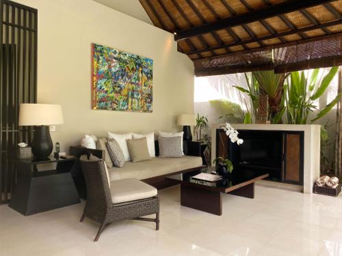 Garden Two-Bedroom Villa with Private Pool image 1