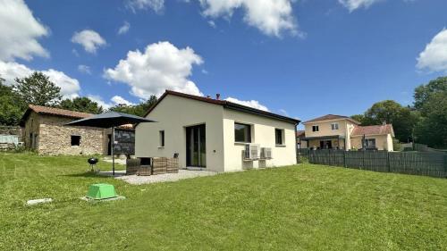 La maison neuve in Verneuil-sur-Vienne