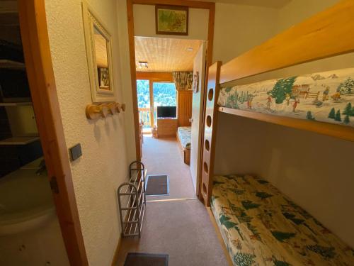 Studio cosy pour 4 personnes au centre de Méribel, proche pistes et commerces - FR-1-411-956 (Studio cosy pour 4 personnes au centre de Meribel, proche pistes et commerces - FR-1-411-956) in เลเซเรตตา