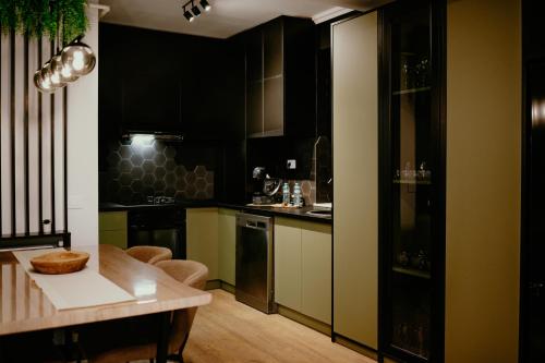 廚房, Best House in 博托沙尼